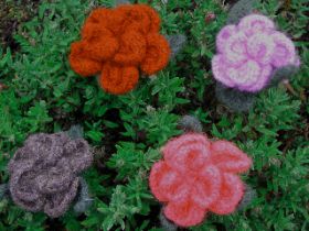 Knitted Rose Brooches